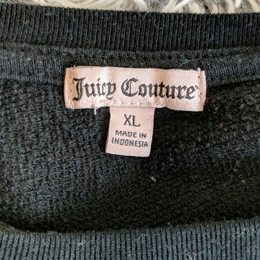 Clothes - Picture 3 of 3